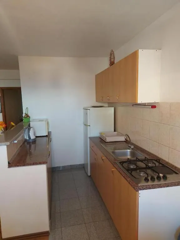 Apartments Taja Traù 0*,