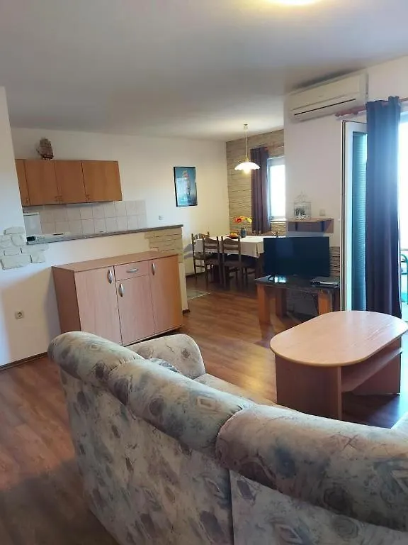 Apartments Taja Traù